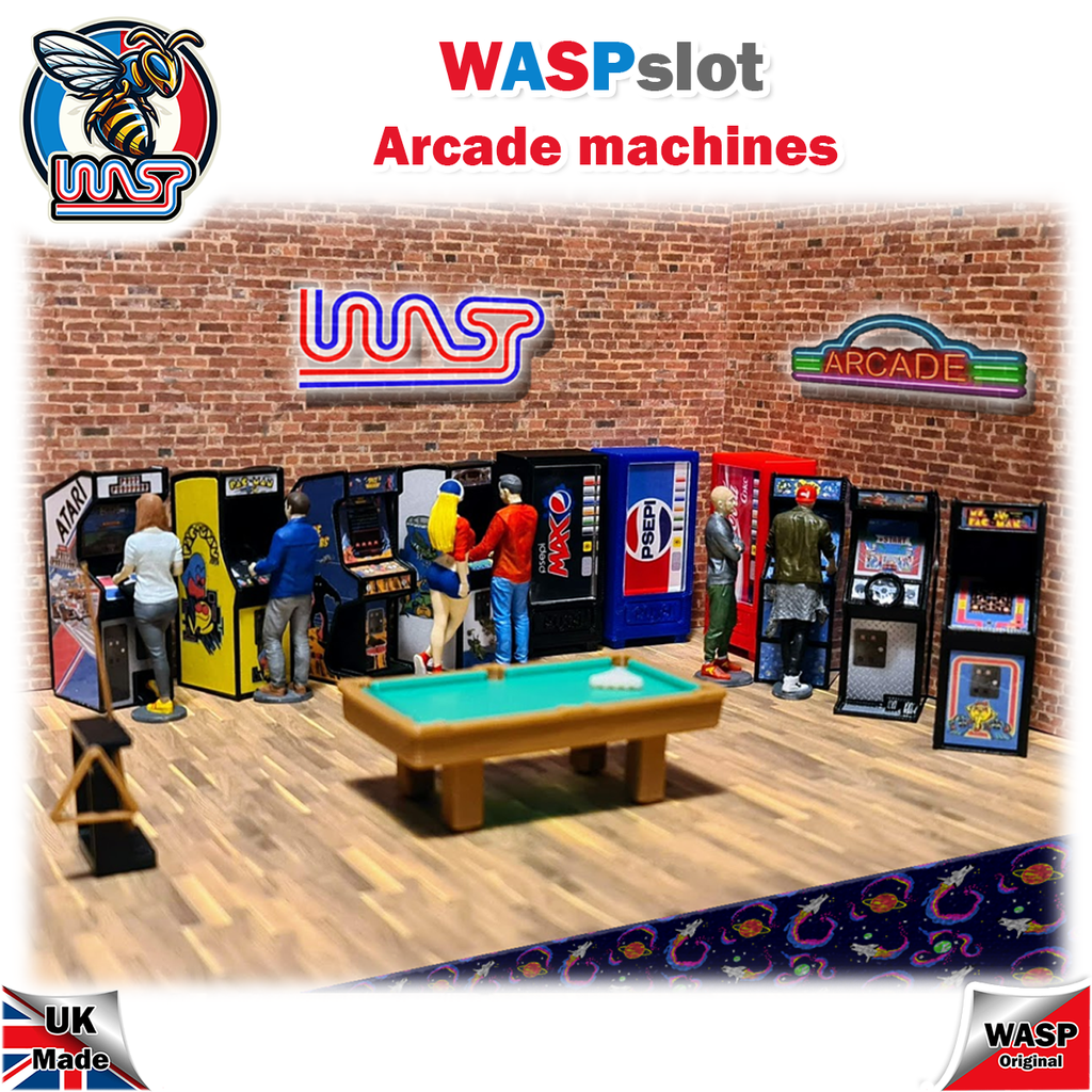 Arcade machines & figures