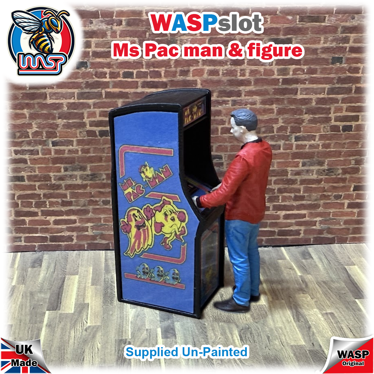 Arcade machines & figures