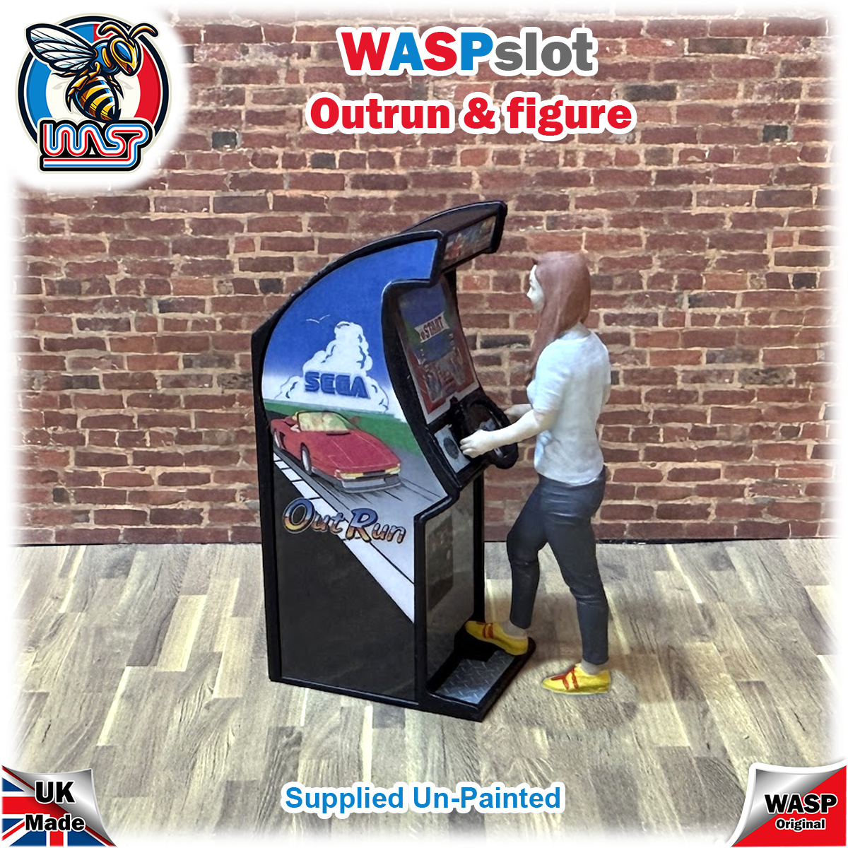 Arcade machines & figures
