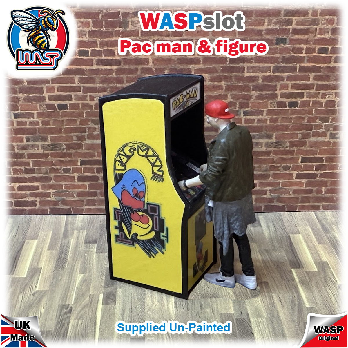 Arcade machines & figures