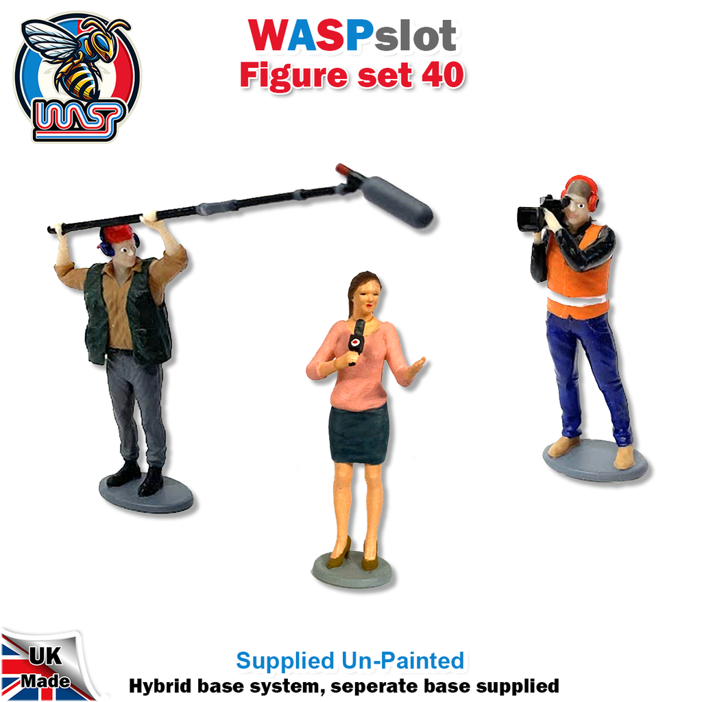 Figure Set 40 -  Media crew