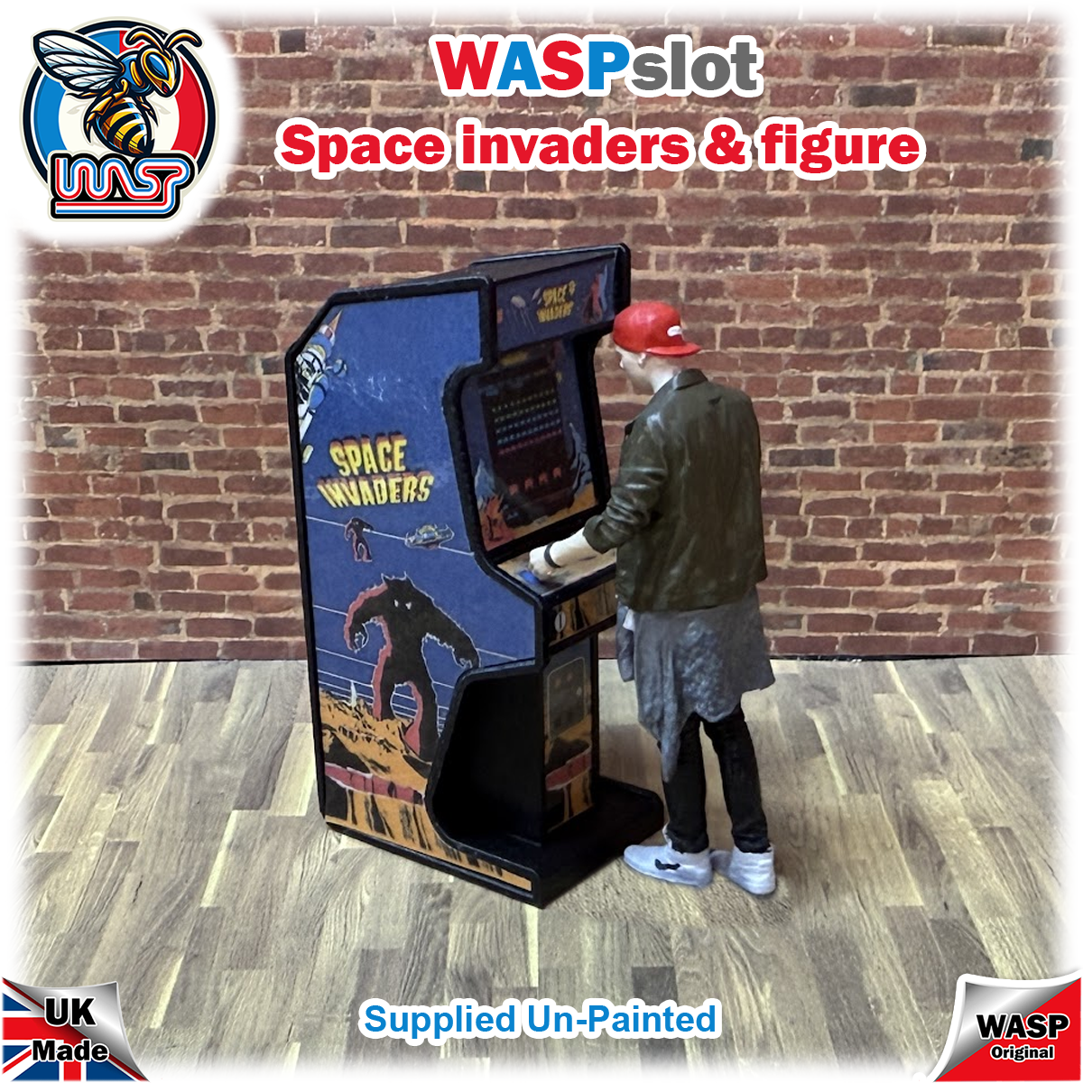 Arcade machines & figures